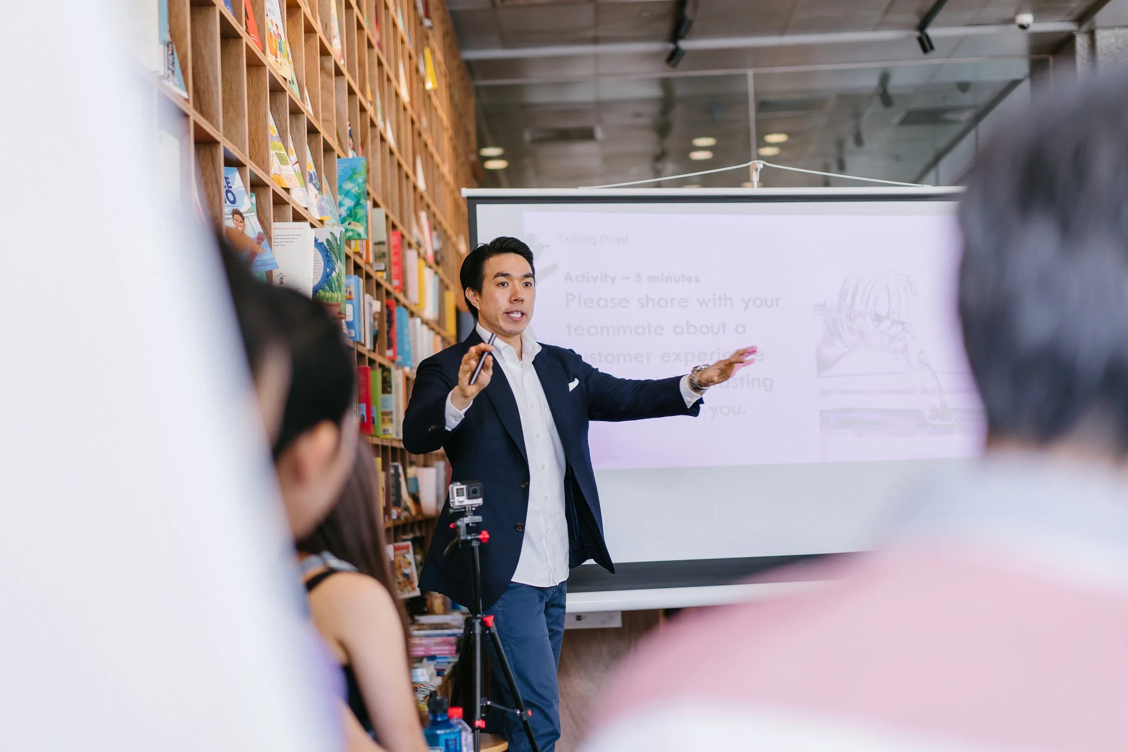 Instructor presenting to a classroom